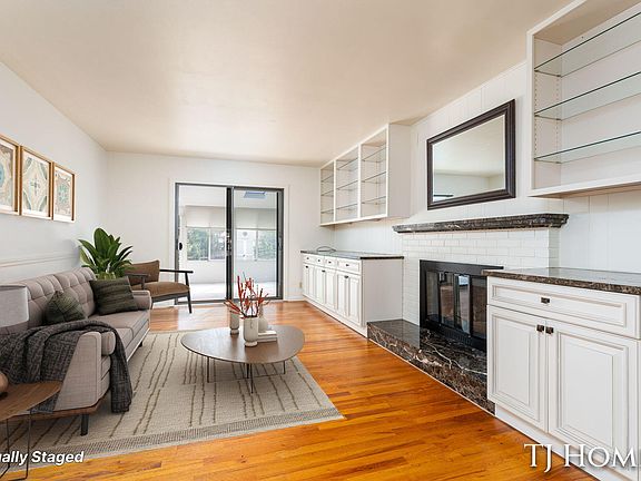 3rd image of 8 Wallinwood Ave NE