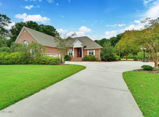 102 Saint Johns Ct, Chocowinity, NC 27817