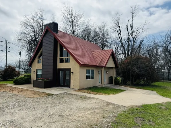 878 Farm Road 38 S, Brookston, TX 75421