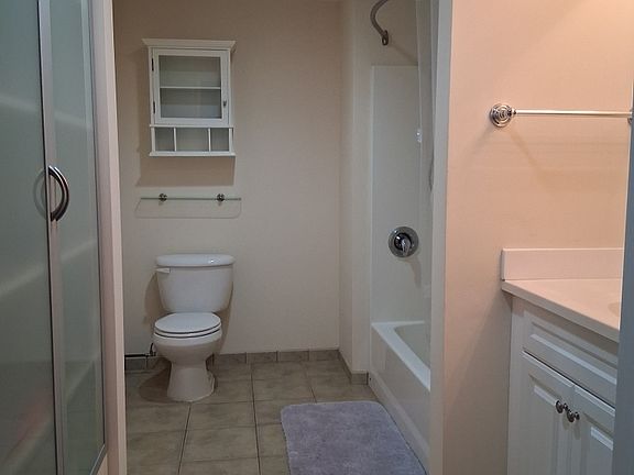 4th image of 5978 N Lincoln Ave APT 1B