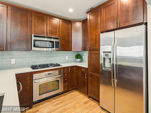 3rd image of 2101 N Monroe St APT 103