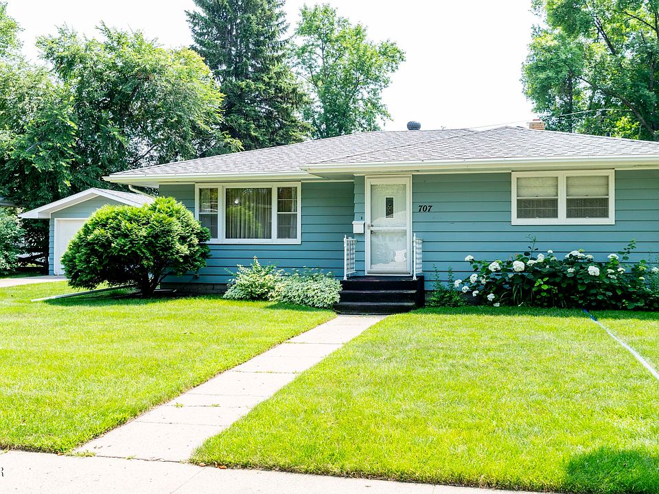 1st image of 707 Park Dr