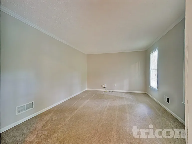 1516 Maple Ridge Dr — Photo 7