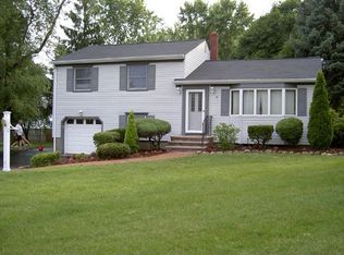 18 Crescent Dr, Whippany, NJ 07981