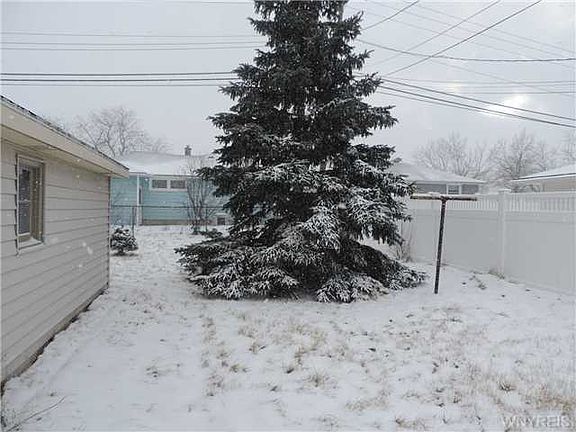 4th image of 279 Bannard Ave