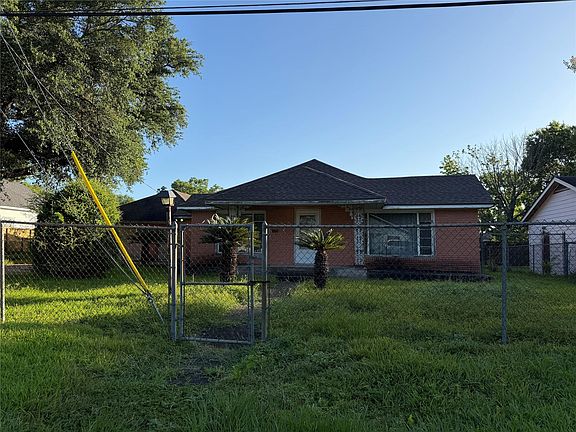 2nd image of 4537 Teton St