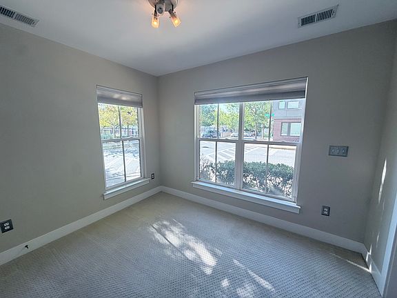 4th image of 4560 Longfellow St