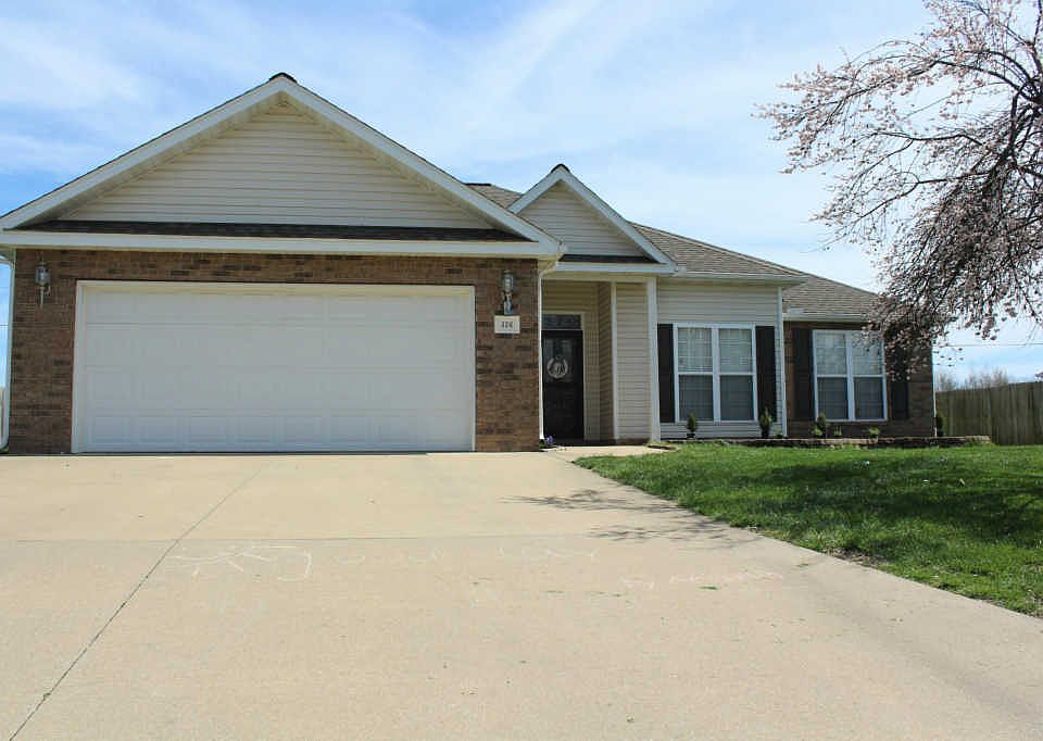 1st image of 326 Sadie Ln