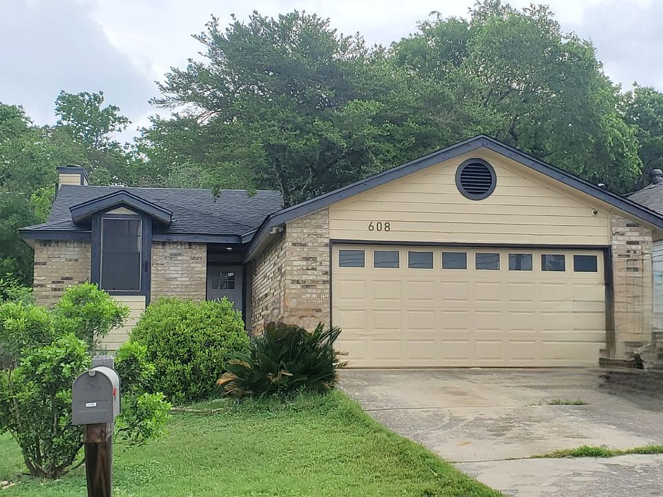 1st image of 608 Clyde Ct