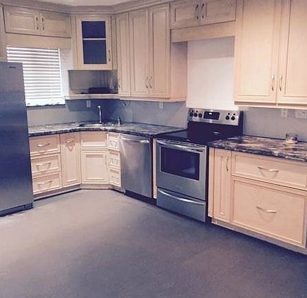 3rd image of 721 NE 170th St