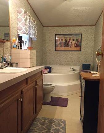 2nd image of 33 Ashwood Way