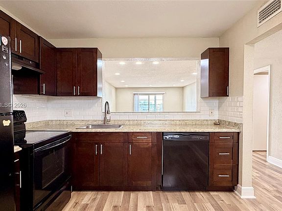 2nd image of 879 NE 195th St APT 425