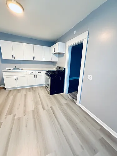 28 Hill St #2N Photo 1