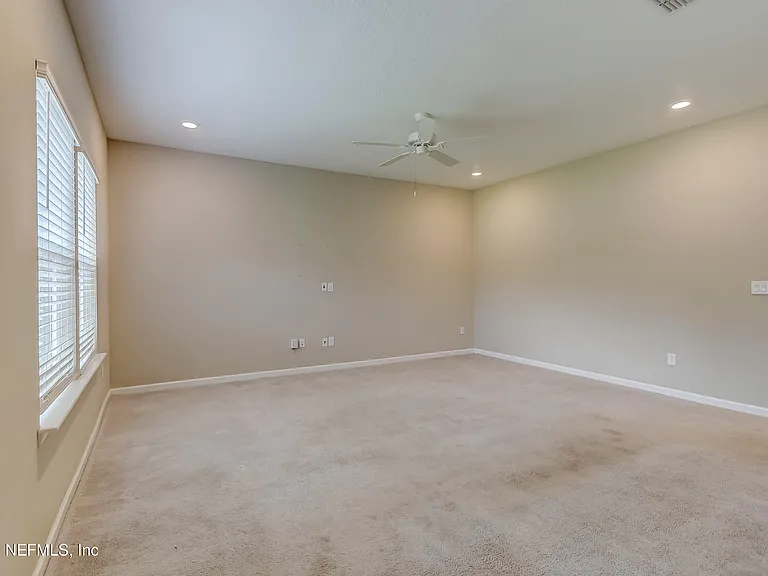 10386 Pavnes Creek Dr — Photo 16