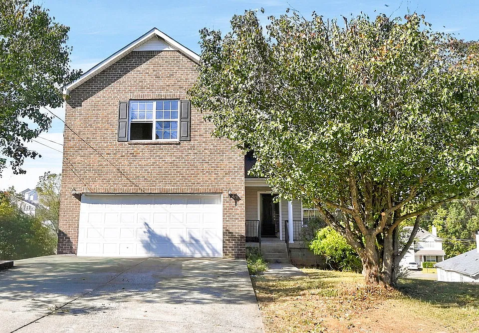 1102 Harmony Ln
