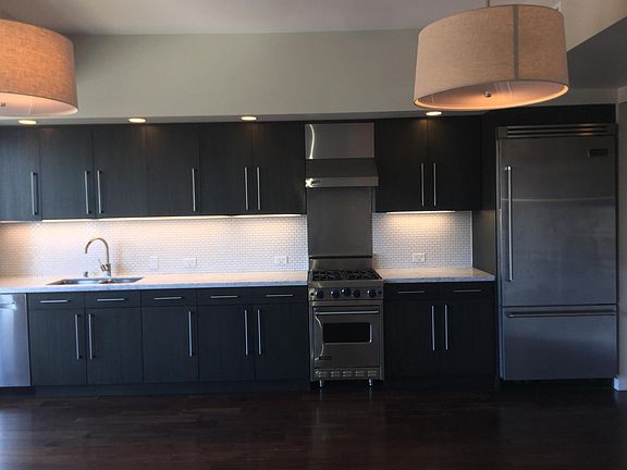 5th image of 2125 Bryant St APT 306