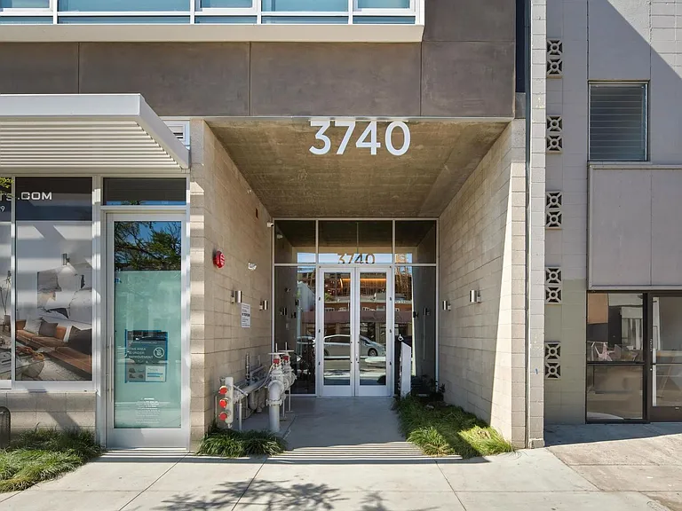 Uptown Lofts — Photo 19