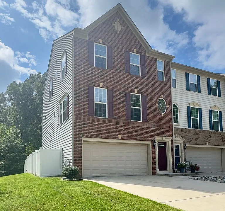 1302 Dickinson Ct