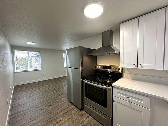3rd image of 2515 Virginia Ave APT 6
