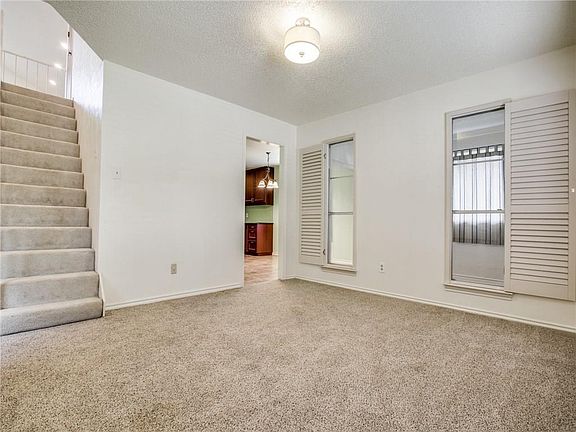 5th image of 2307 Hillside Ln