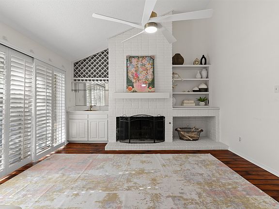 3rd image of 17663 Sunmeadow Dr