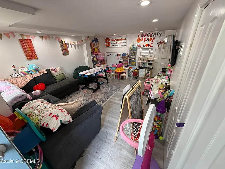 211 Clubhouse Dr — Photo 23