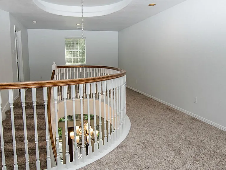 143 N Shawnee Ridge Cir — Photo 24