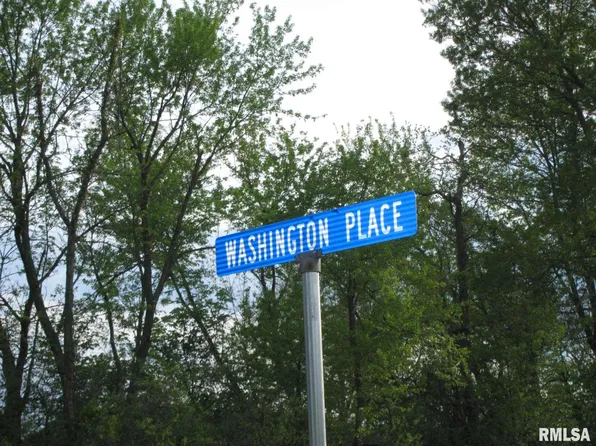 200 Washington Pl, Riverton, IL 62561