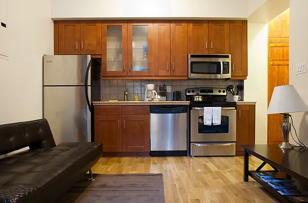 Rented by Easy Rental LLC | media 40