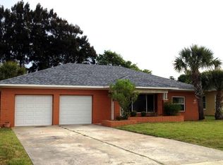 124 E Suwannee Ln, Cocoa Beach, FL 32931