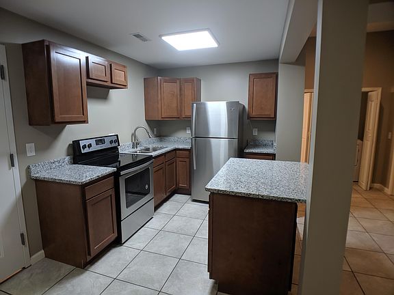 4th image of 2435 S Dixie Dr APT B