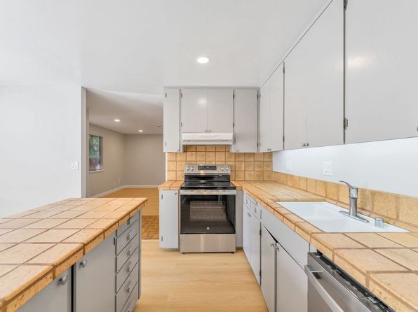 487 S Taaffe St APT 1