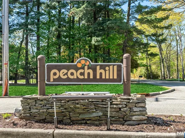 57 Peach Hill Ct, Ramsey, NJ 07446