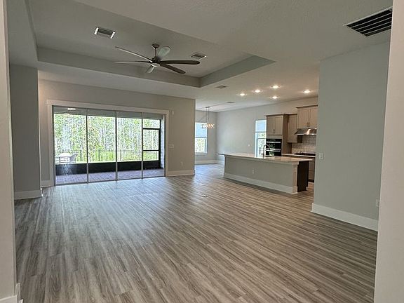 5th image of 16 Blue Grotto Pl
