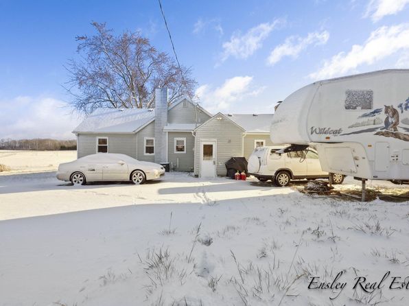 7105 Lessiter Rd NE, Belding, MI 48809
