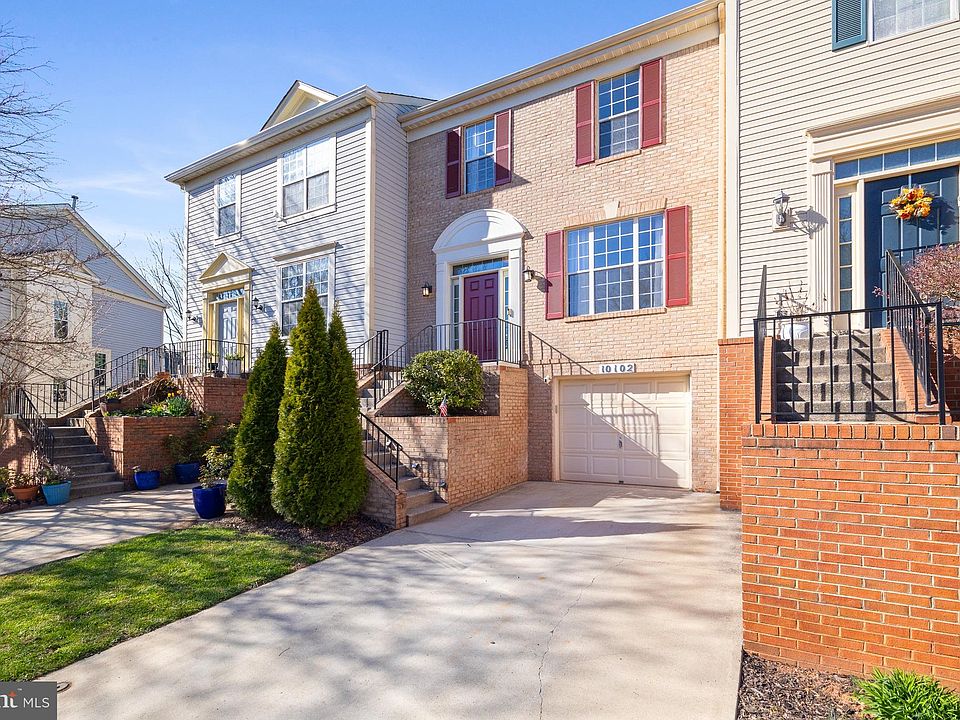 1st image of 10102 Vanderbilt Cir