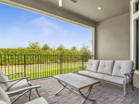 Lanai for entertaining