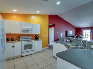 33 NE 7th Ter, Cape Coral, FL 33909