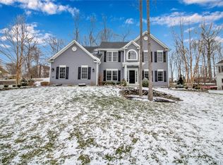 53 Arrowood Ln, Orchard Park, NY 14127