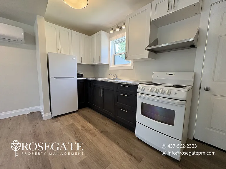 824 Welland St — Photo 1
