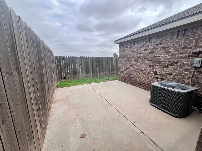 5726 Lehigh St — Photo 18