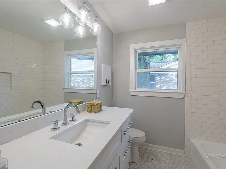 10058 Larston St — Photo 16