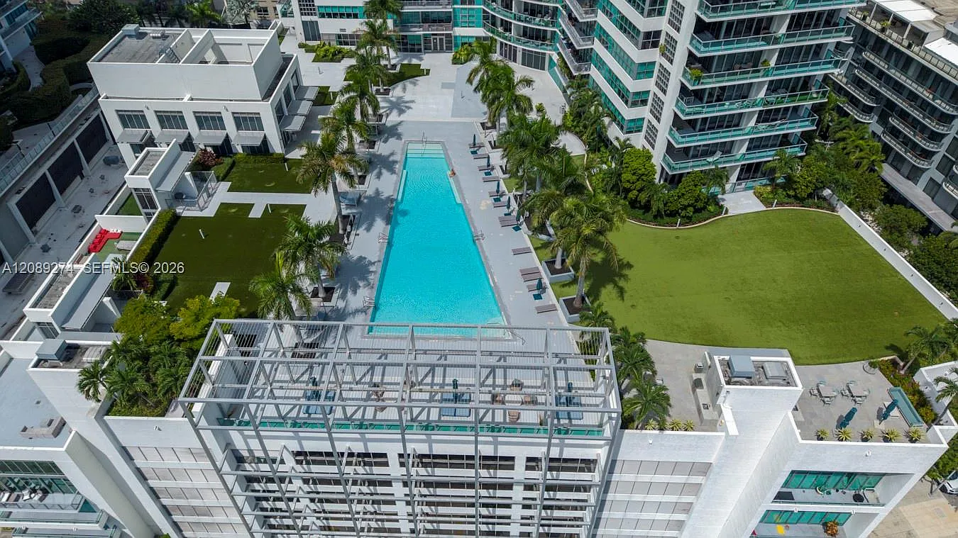 Four Midtown Miami Condo — Photo 4