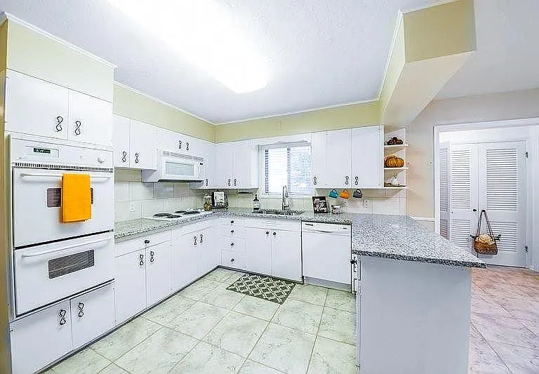 2211 W Sherwood Ave — Photo 8