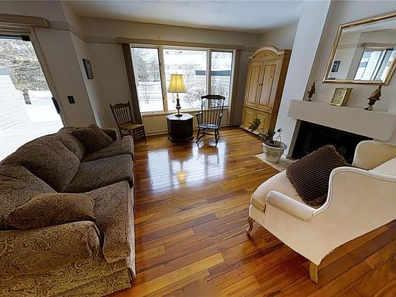 4th image of 2 Brandywine Ln #2
