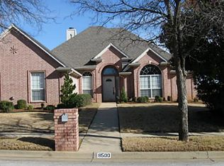 8500 Steeple Ridge Dr, North Richland Hills, TX 76182