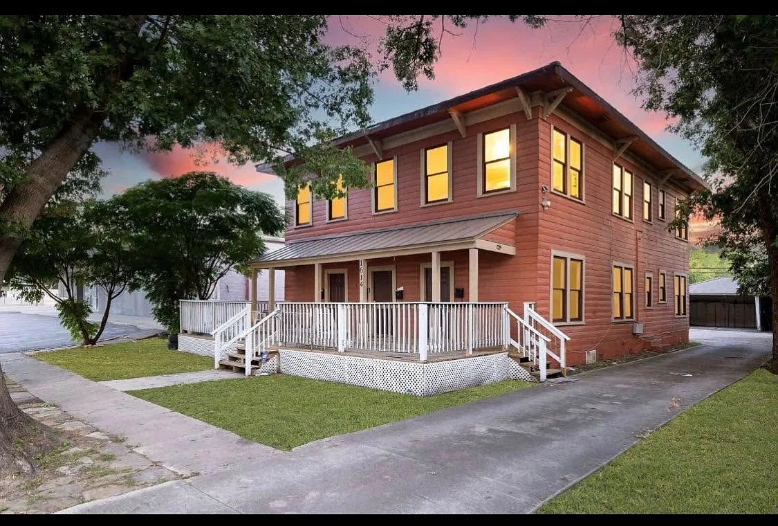 2 bed, 900 sqft, $1,200 — Photo 2