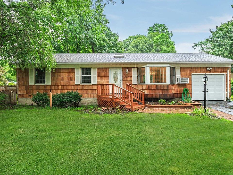 1st image of 37 Woodland Dr