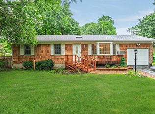 37 Woodland Dr, Kings Park, NY 11754