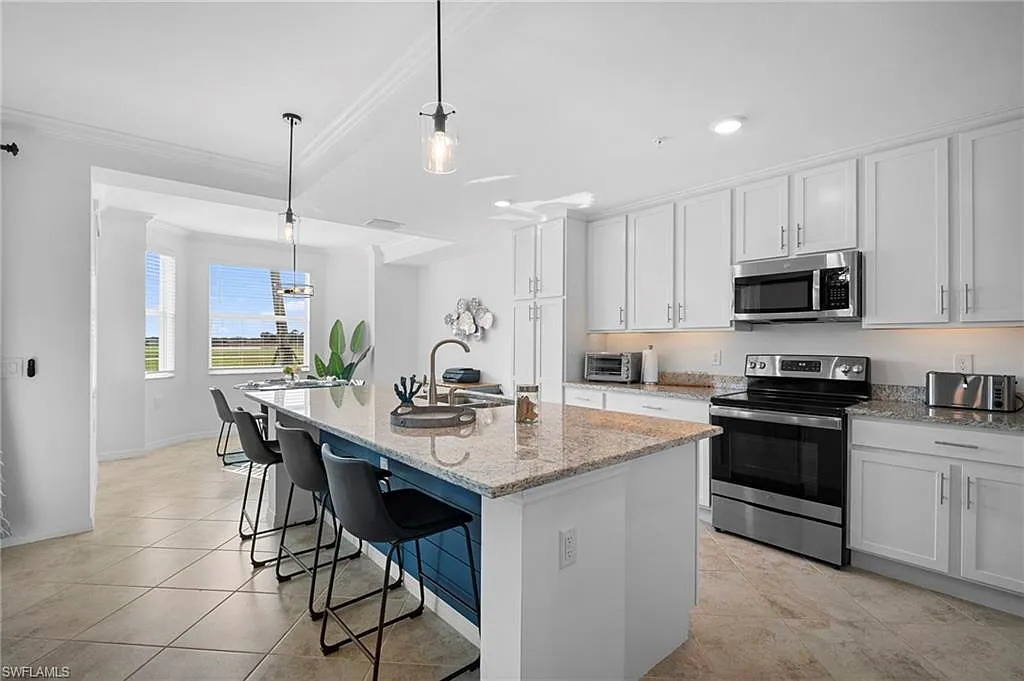 2 bed, 2.0 bath, 1198 sqft, $6,000 — Photo 4